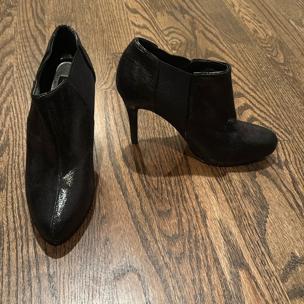 White House Black Market WHBM sparkly lizard print black fabric stiletto bootie